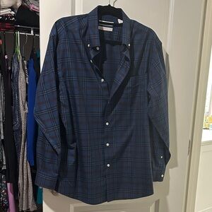 Roundtree & Yorke Navy Plaid Button Down Shirt